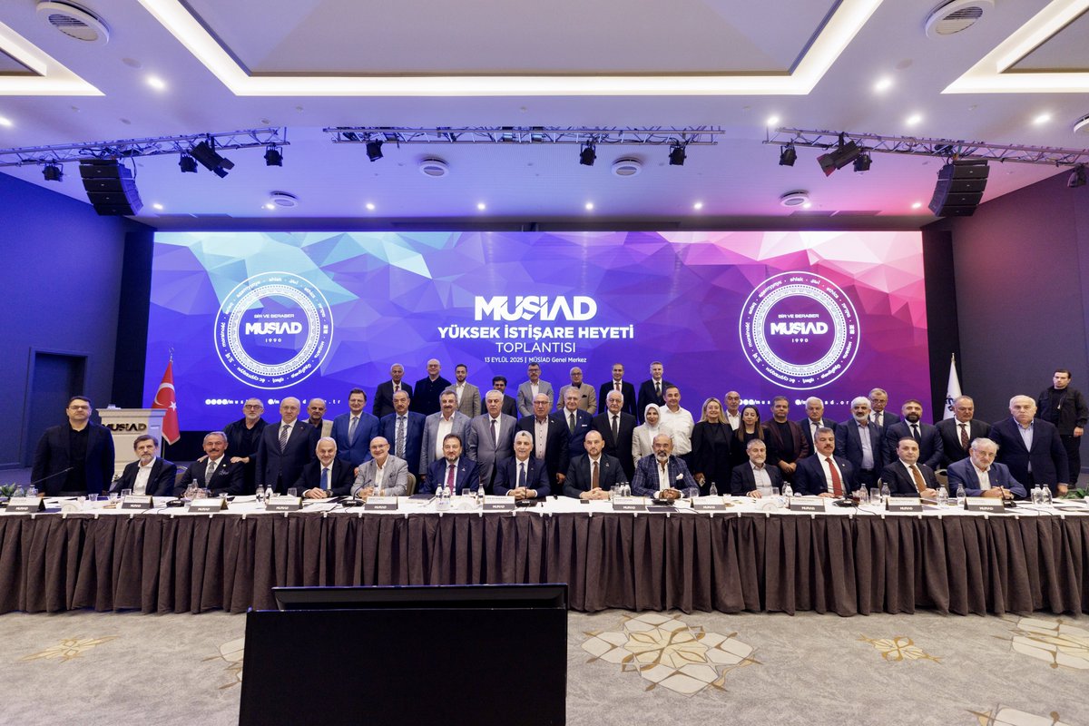 Ticaret Bakanımız Sn. Ömer Bolat'ın katılımıyla gerçekleşen MÜSİAD Yüksek İstişare Heyeti Toplantısı'na iştirak ettik.

35 yılı aşkın süredir ekonomimize, sanayimize ve ihracatımıza değerli katkılar sunan MÜSİAD’a teşekkür ediyor, toplantının #TicaretinYüzyılı vizyonuna katkı
