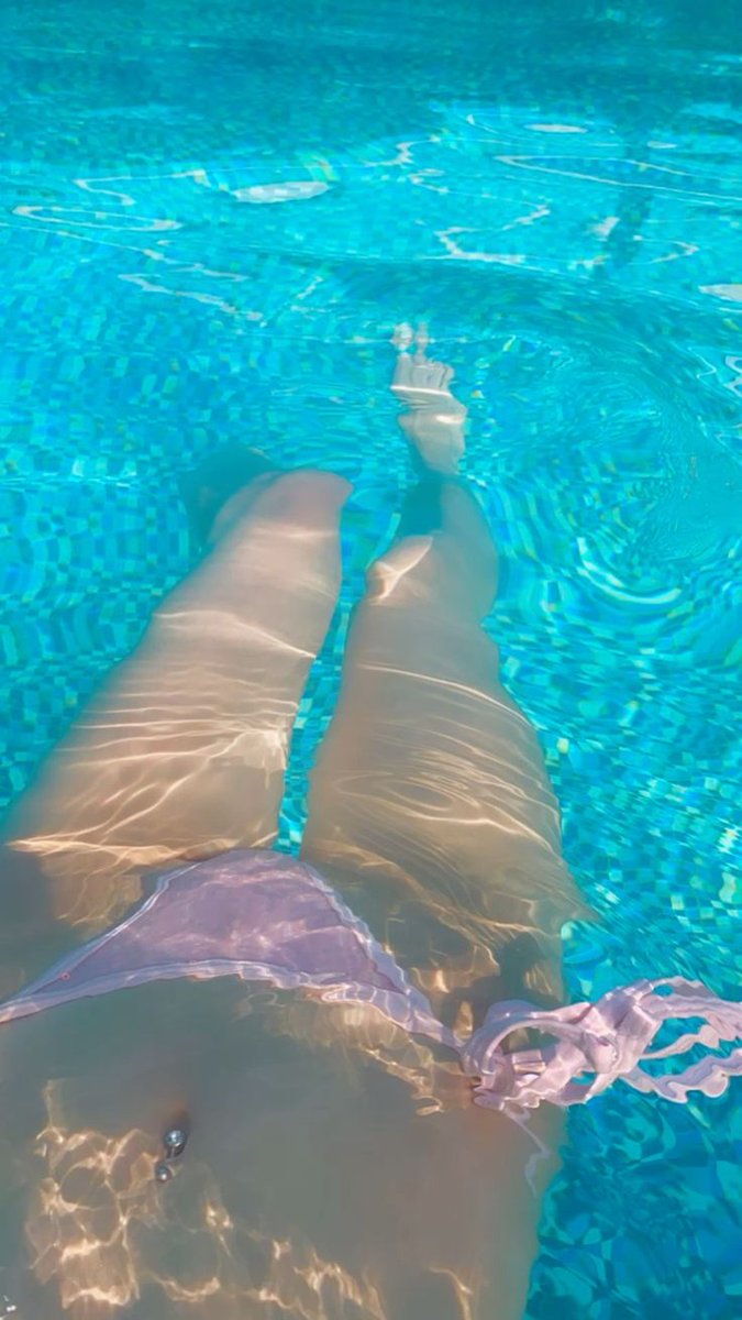 artık hava serin su serin bu son havuzla kapattım bu yazı .daha da girmem artık 😳
#izmir