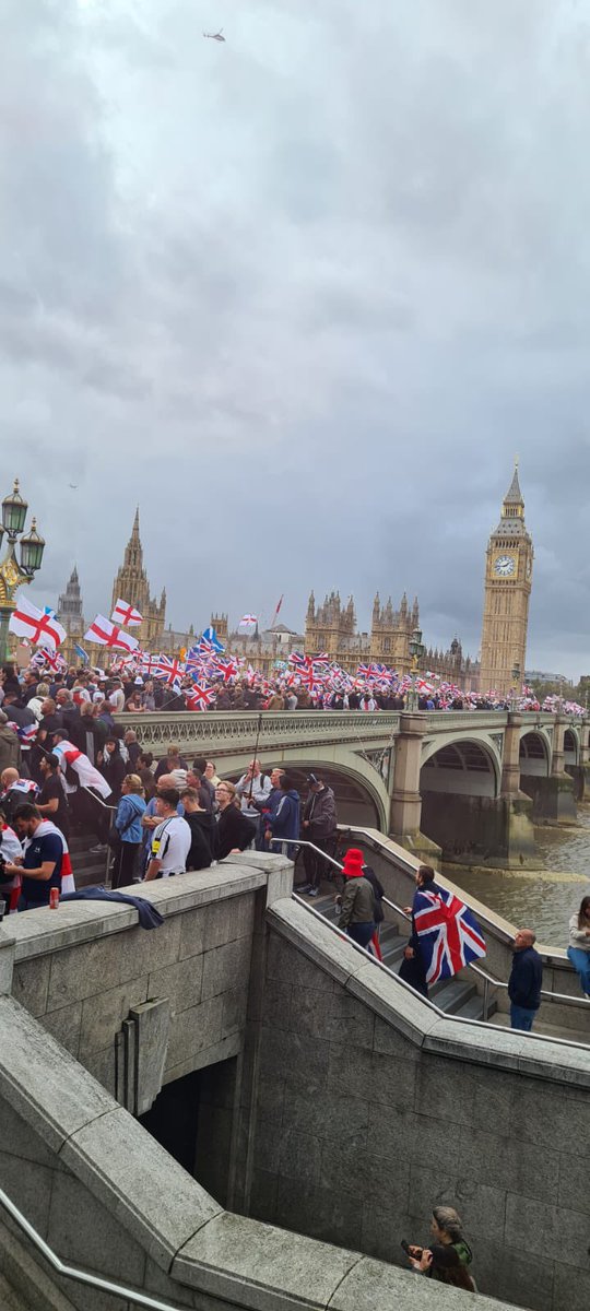 Taken from one of the warriors … look at that picture 😍 goosebumps or what !!! #weoleywarriors #UniteTheKingdom #thelionisawake #proudpatriots