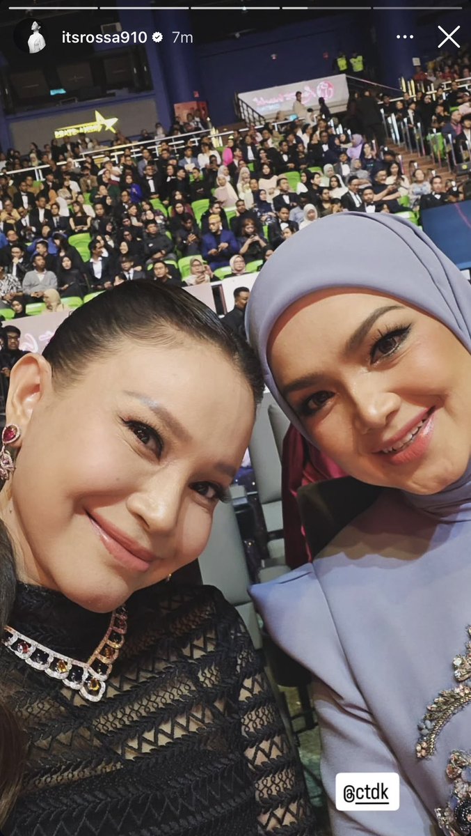 Two Queennnn!!! 😍😍😍😍

#rossa #sitinurhaliza #anugerahindustrimuzik #anugerahindustrinuzik24 #Aim24