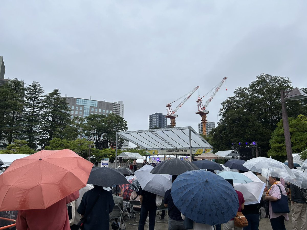 yoshio_0707's tweet image. ◎9.13　高齢者だけの問題ではなく若者も。午後は、定禅寺ジャズフェスを横目に見ながら、「#社会的な孤立と孤独はフレイル発症リスクを高める」をテーマにした勉強会。講師は、#宮城県理学療法士会 会長の渡邉好孝氏と同若手理学療法士活躍推進委員会委員長の佐藤衛氏。概要は次のとおり。…