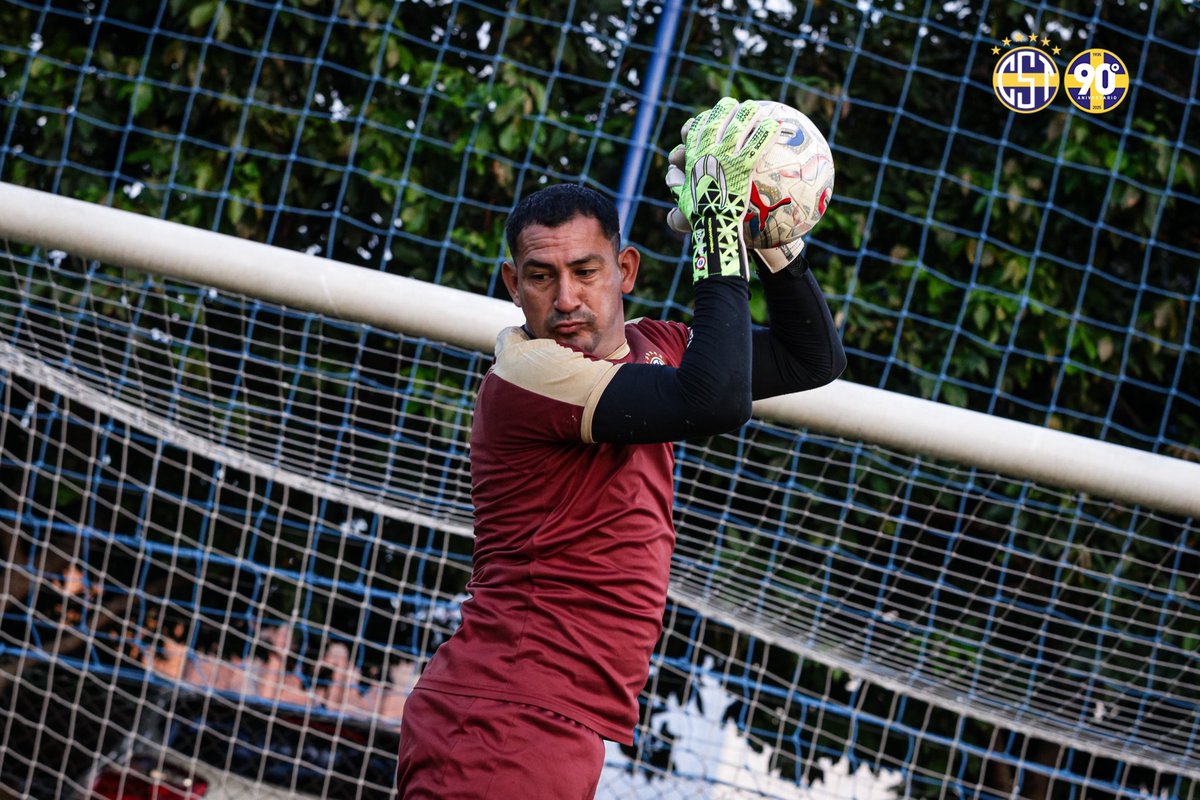 CST_1935's tweet photo. 𝗔𝗝𝗨𝗦𝗧𝗔𝗡𝗗𝗢 ⚽️

Últimos detalles para seguir por el mismo camino 💪

¡Nos vemos mañana Triki! 💛💙

📸 Mirá todas las fotos en nuestro Instagram: https://t.co/lOd7OU4NXK

#VamosTriki #ElClubDeTodos 🟡🔵 https://t.co/PuWSEJZxqs