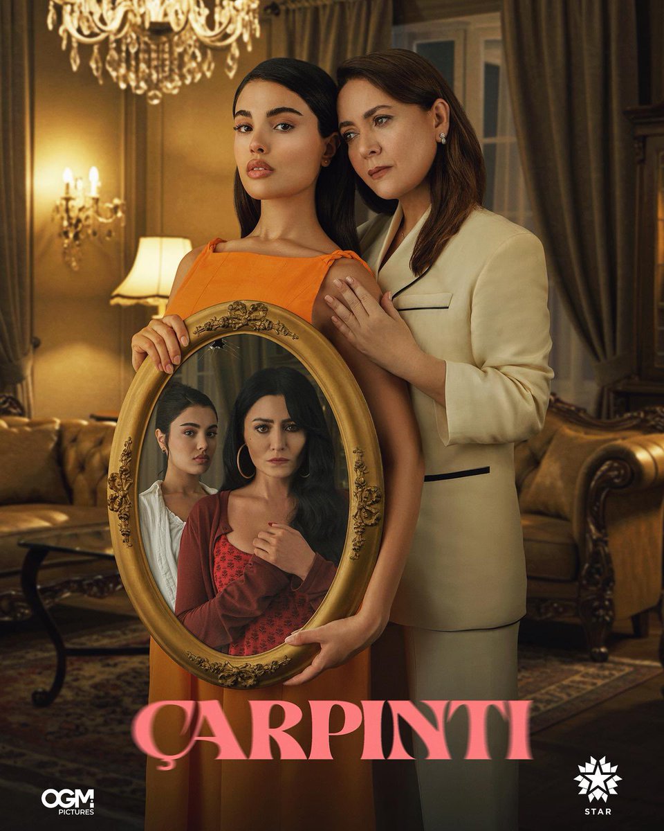 İki anne, tek kalp… 
Sevgi dediğin, paylaştıkça çoğalır mı yoksa ikiye mi bölünür?

#Çarpıntı’nın yeni afişi yayında! Her pazar 20.00’de Star’da! <a href="/Carpintitvdizi/">Çarpıntı</a>