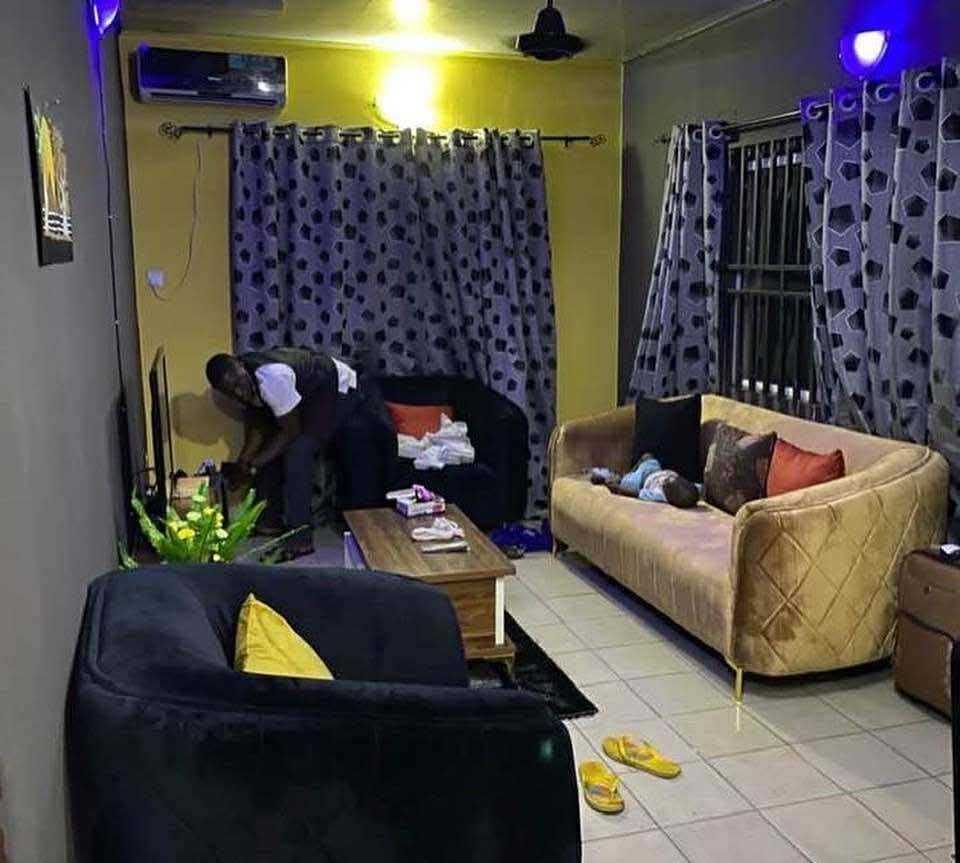 Happening Now 13 September 2025.
Shocking appreciation.
Remember Deborah that was murdered in sokoto ?
The mother donated a big bag of Garri and big bag of beans to the orphans in my house seeing I feed more than 500 children in my house daily.
The interesting thing about this