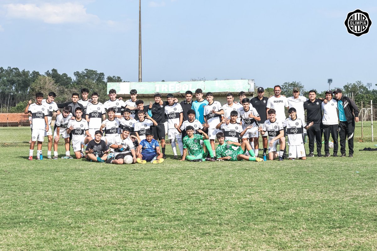 FormativasO's tweet image. #Sub15 💎

💪🏻 ¡GANÓ #𝗢𝗟𝗜𝗠𝗣𝗜𝗔! 🤍🖤🤍

➖️ #Olimpia [4-2] CCP. 

#SoyDelOlimpia ⚪️⚫️⚪️