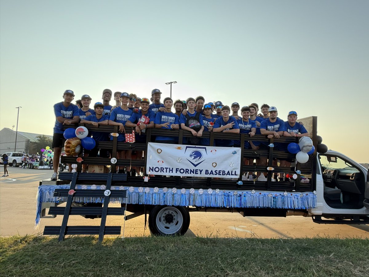 It’s Homecoming Parade time!

Baseball is here and ready to get this party started!

#WAWG