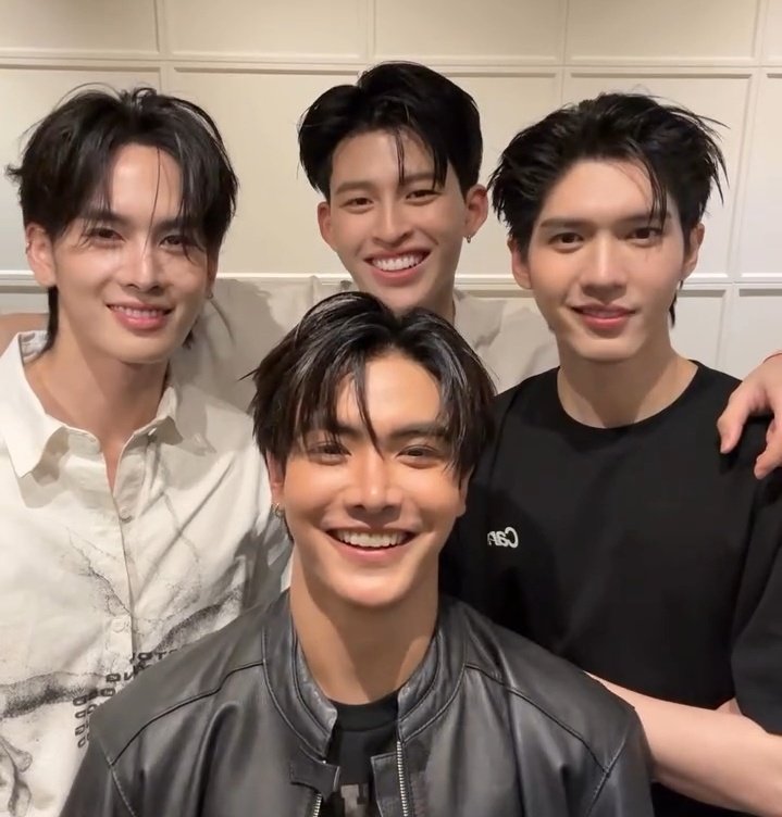 วาระแห่งชาติ แจสเปอร์รวมตัวกันครบ ไม่ใช่เดือนละครั้งแต่น่าจะสองเดือนครั้งได้มั่งค่ะ 🤭

ว่สแต่ซิงเกิลที่ 3 มายัง..!! หรือเกสคอนดีค่ะ 
#JASPER #ppnaravit