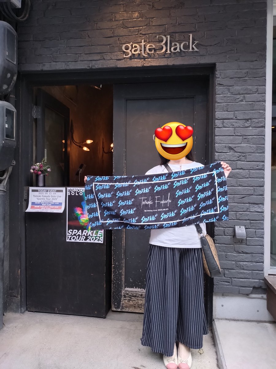 mapru0630's tweet photo. 4カ月ぶりの智樹くん🎵
ソロツアー金沢公演で初めて歌声聴けたし最前で最高の笑顔と演奏中の指先までバッチリ見えた👀✨️
変わらずのサービス精神とさらなる向上心にも驚かされたな〜
地味にだけど応援し続けたい!
#福田智樹SparkleTour2025
#福田智樹
#SparkleTour
#gateblack https://t.co/ODaeQEyYbc