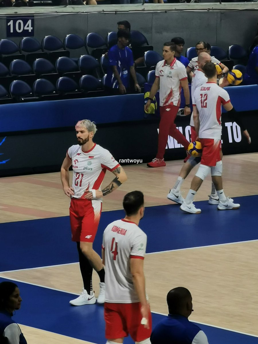 zycswego's tweet image. who is this divaaaaaaa tomasz fornal 😍

#gangłysego #MWCH2025 #WCH2025