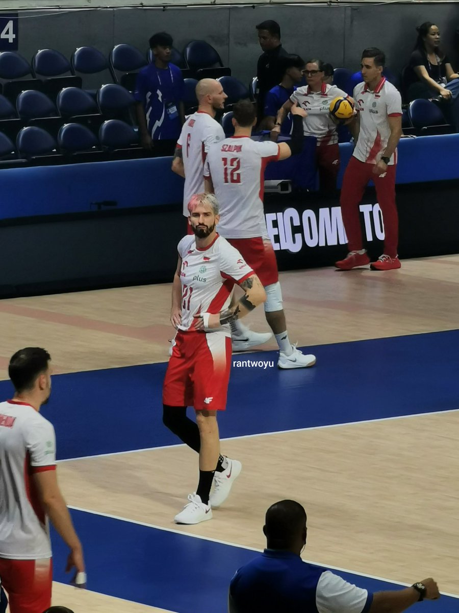 zycswego's tweet image. who is this divaaaaaaa tomasz fornal 😍

#gangłysego #MWCH2025 #WCH2025