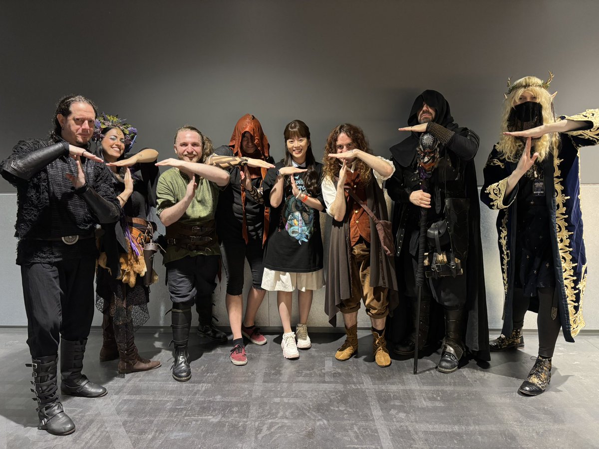 yamauchi_ayaka_'s tweet photo. 人生で初めて
海外のバンド（twilight force）の
ライブに行ってきました🤍
メロスピというジャンルらしい🐉
ゲーム好きにはたまらない音が
散りばめられてた💫
#twilightforce #adventuremetal #powermetal #metal #tokyo #japan https://t.co/aKSVW34hs8