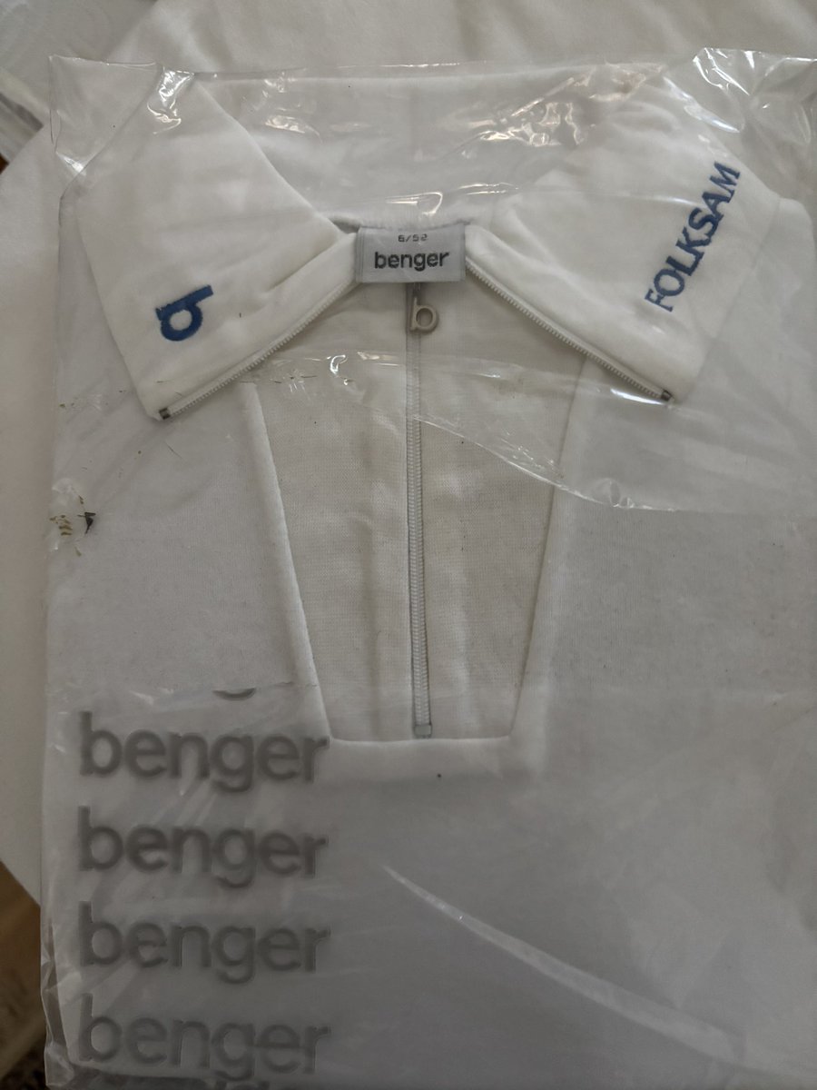 Innan Trygg Hansa-polon hade vi Folksam-polo. Denna i orginalförpackning är sedan 1984.