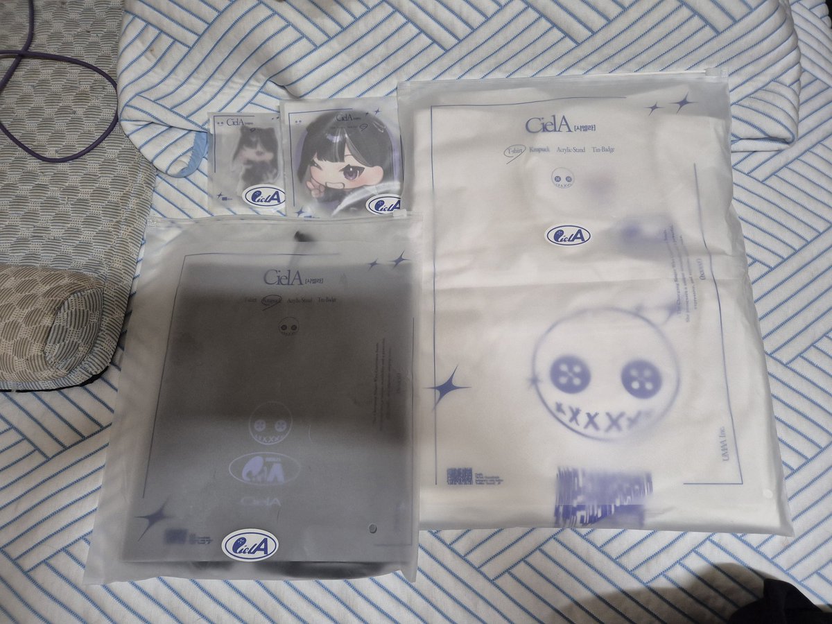 yuliyujaui70321's tweet image. 09. 02(화)에 엘라님의 2번째 굿즈 도착
제 생각엔 엘라님 굿즈로 일코 쌉ㄱㄴ합니다!
#CielA #UMAA #굿즈 #해외배송