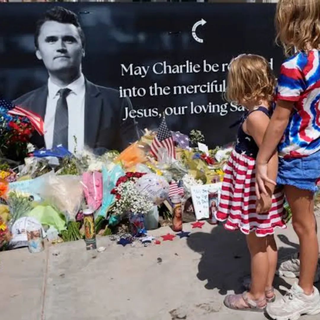 Un omicidio politico non è mai "giusto". Non esiste giustificazione. Non esiste “giustizia” nella violenza. Chi lo giustifica, chi lo esalta, chi lo considera legittimo rilasciando dichiarazioni vergognose si pone fuori dalla civiltà.
#CharlieKirk