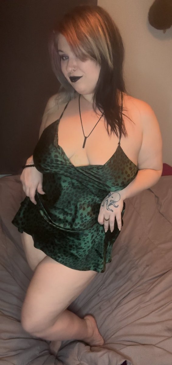 new OF/Qwenny post 🥰