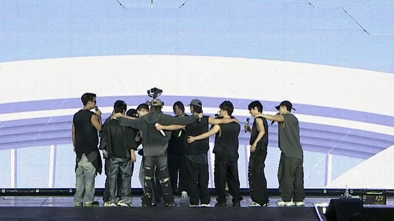 D1 IN INCHEON IS NOW DONE AND IT WAS A TOTAL BLAST!!!!! THANK YOU FOR TONIGHT, <a href="/pledis_17/">세븐틴(SEVENTEEN)</a>! YOU ALL DID WELL, SEE YALL TOM!!! 🫂🤍

HELLO SEVENTEEN NEW WORLD
#새로워진_세븐틴의_NEW_콘서트
#SVT_NEW_INCHEON