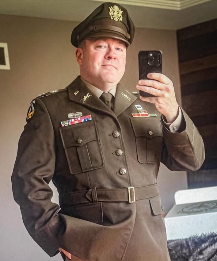 AnonAgain987's tweet image. 3
   How many others are out there?
   Would you trust him with your life.