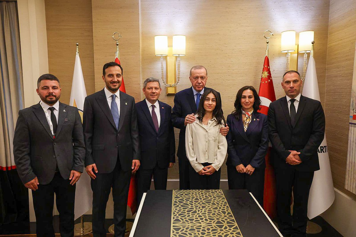 Genel Başkanımız, Cumhurbaşkanımız Sayın @Rterdogan’ın tensipleriyle AK Parti ailemize katılan Beykoz Belediye Başkan Vekili Sayın Özlem Vural Gürzel Hanımefendi’ye ve Beykoz Belediye Meclis Üyesi Nevzat Cebeci Beyefendi’ye hoş geldiniz dileklerimi iletiyorum.

Sn.