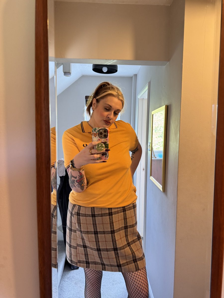 Serving football casual cunty today