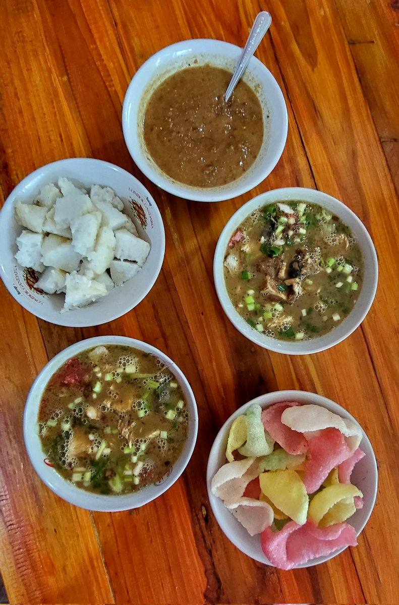 Banyumasan sek, luurr... *Sroto Banyumas.