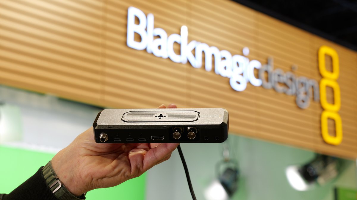 CineDnews's tweet image. Blackmagic Pro Dock for iPhone 17 Announced – Pro Connectivity for Mobile Filmmakers - cined.com/?p=395481