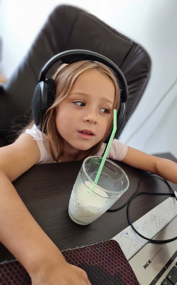 MilkedCoin's tweet photo. Day 53
Spending the weekend at her grandparents' in the countryside. 5€ of Milked coin and a glass of milk
#53days #CryptoCommunity #memecoin https://t.co/2qwkaVQrp9