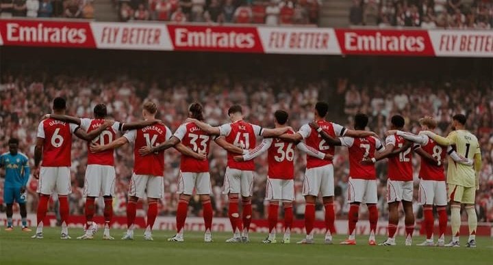 Unfollow me if I don't follow back in 20s 
Let's celebrate the win  lads