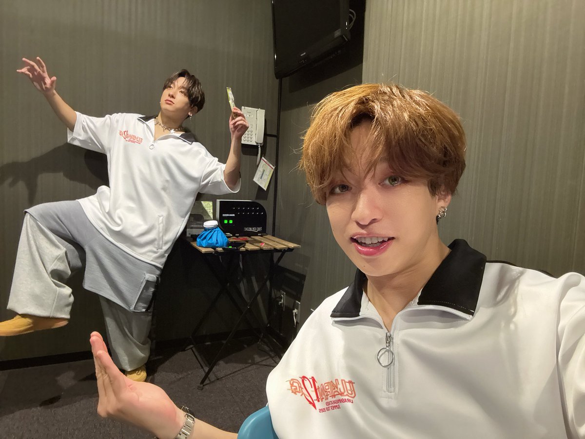 浦島坂田船夏ツアー2025 WARN12G

仙台公演1日目！ゼビオアリーナ！

2週間ぶりの夏ツアーは久しぶりに感じて沢山色々なものを浴びれて楽しかったです！ありがとう！