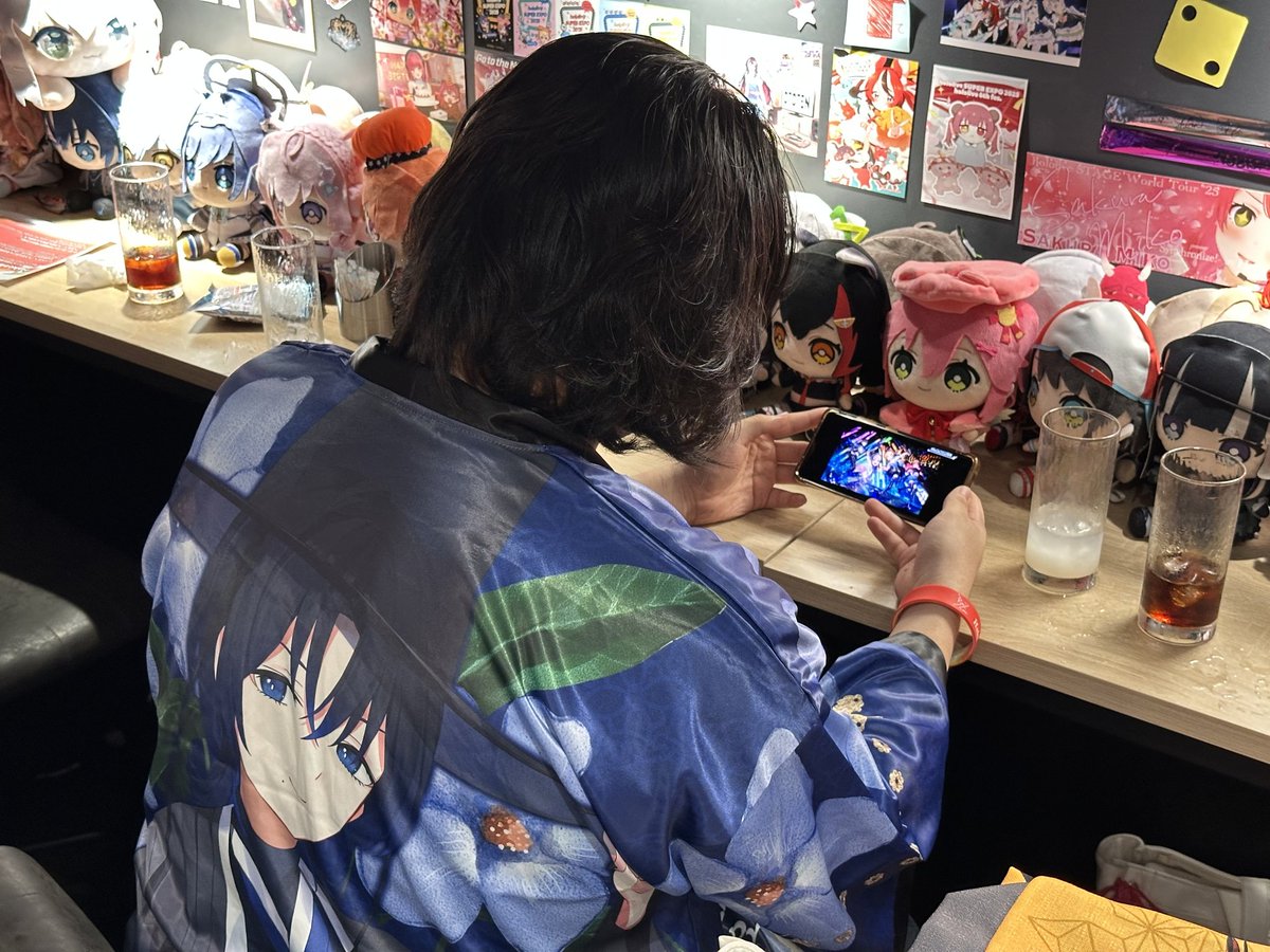 FingerStar7's tweet image. 何か複雑な気分
#ReGLOSS2周年
