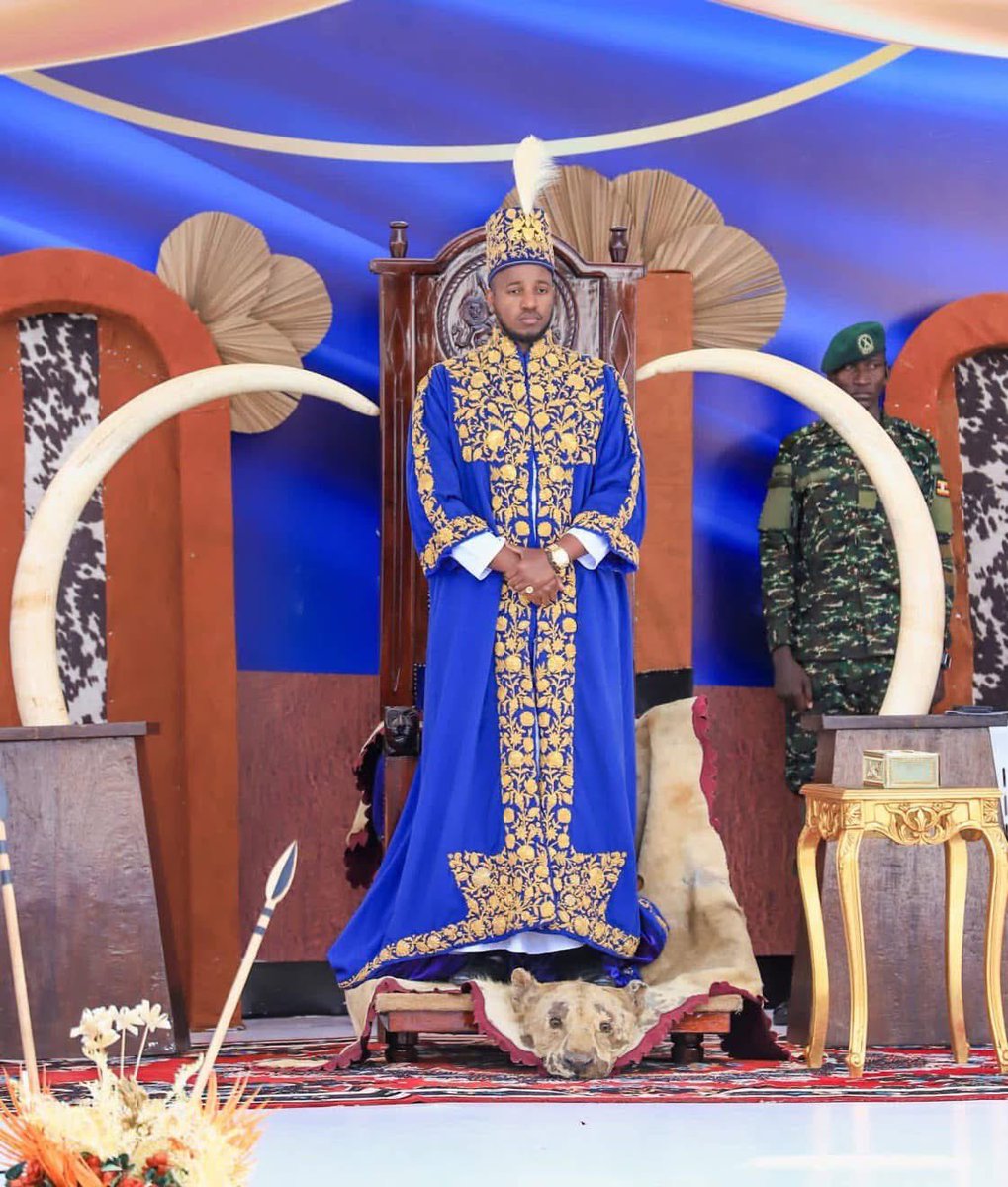 SKSylviaa's tweet image. Continuous celebrations @KingOyoOfficial 
Wishing His Majesty the King of Tooro a joyous 30th Coronation Anniversary! 👑 May your reign continue to bring peace, unity, and prosperity to the People of Tooro Kingdom . 🙏🏽🇺🇬 #TooroAt30” @toorokingdompm @ObukamaBwaTooro @QueenOlimi