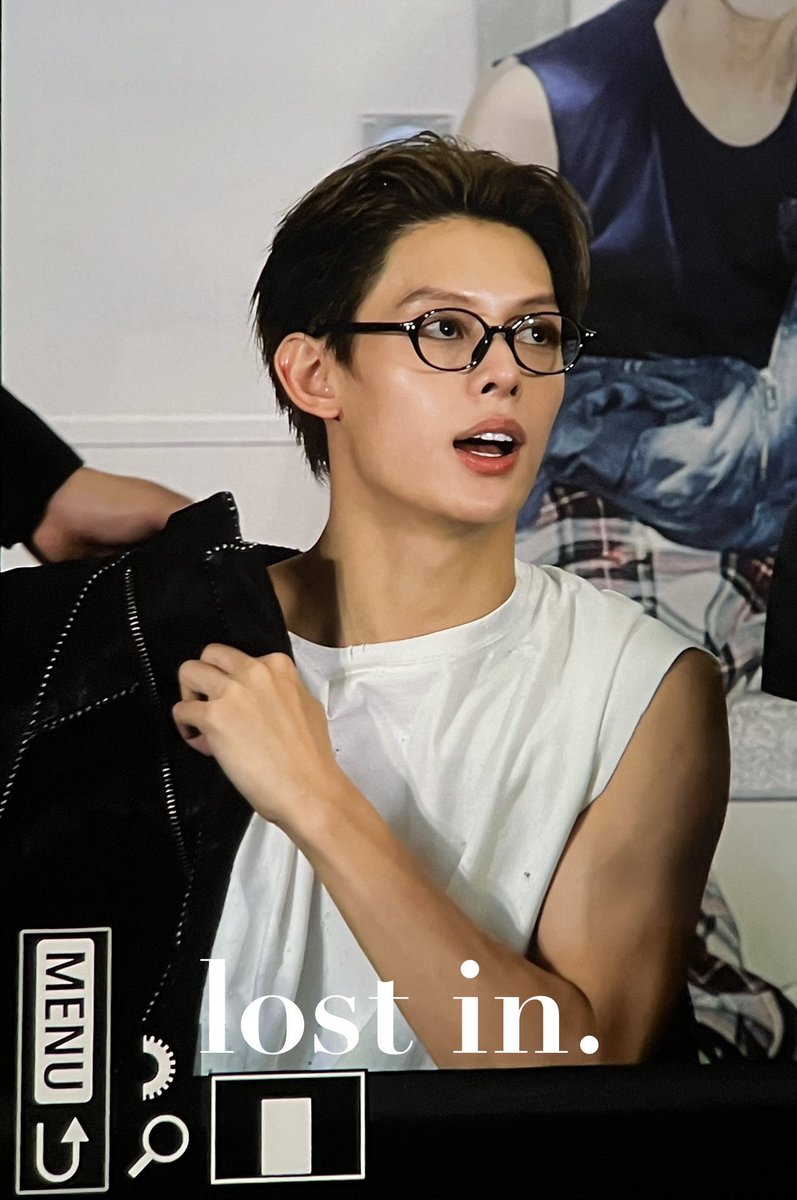 JAMES WITH GLASSES SO HANDSOMEE!!😭🤧

#JAMES #제임스 #CORTIS #코르트스