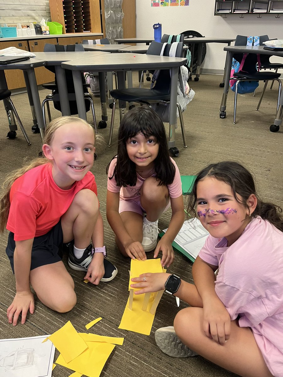 Explored becoming materials scientist building a water tower. We learned materials can be combined based on their physical properties to create or modify objects🧱 #thrivingthirds #DESisBEST
