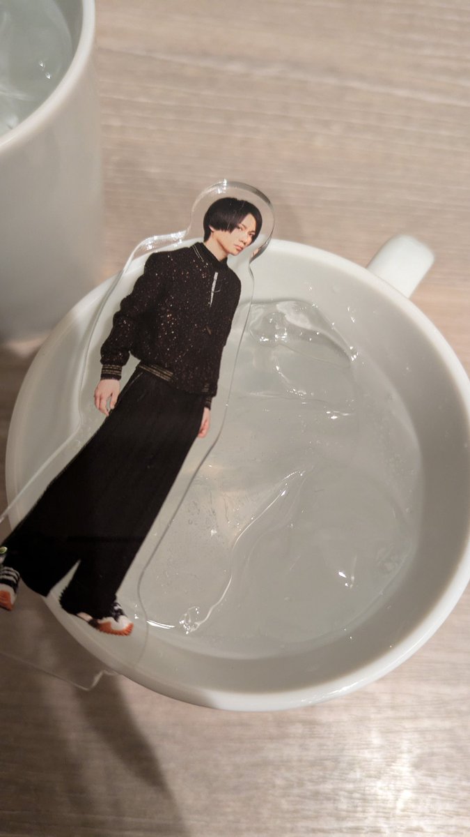 ライブの思い出を書きたいけど、結構疲れている💦
取り敢えずご飯だ(・∀・)