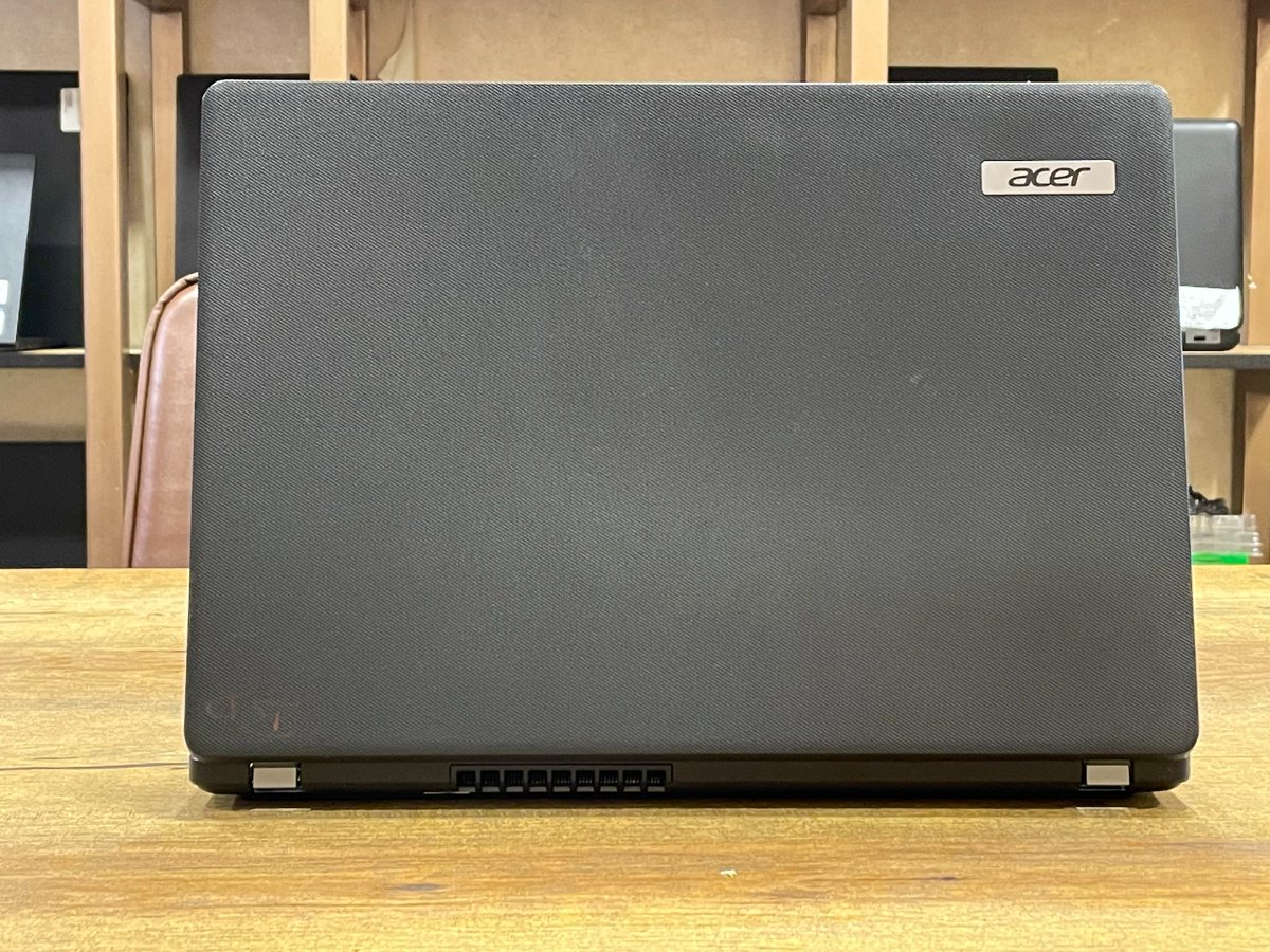 Tesla Laptops tweet media