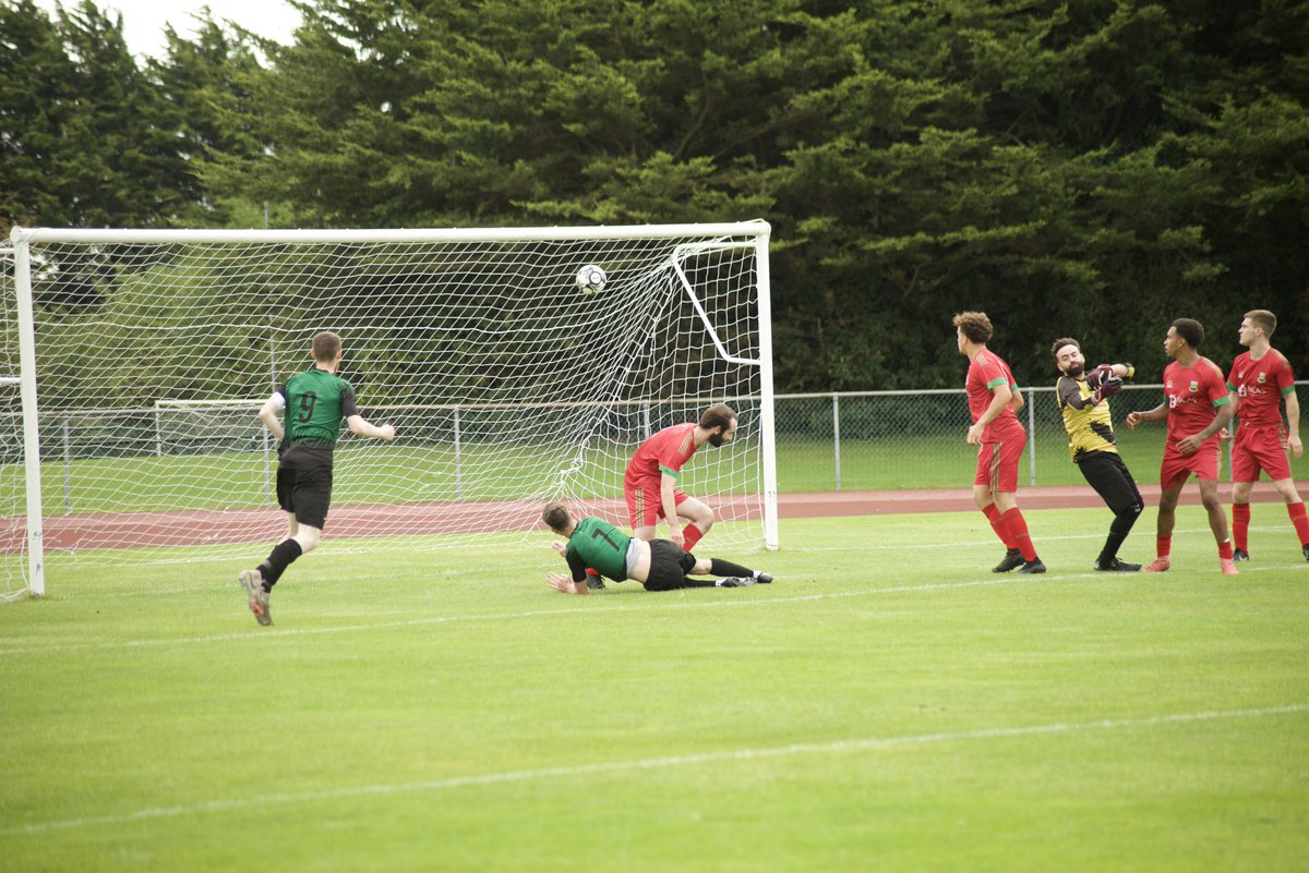 A tough draw in windy conditions for <a href="/AerRiantaFC/">Dublin Airport FC</a> today against Balbriggan AFC💨💪🏻 

Dublin Airport FC lead 2 goals ahead at the break before conceding 2 in the second half fighting the tough wind conditions.

Final score:
Dublin Airport FC 2 
Balbriggan AFC 2

#Aviation #Avgeek