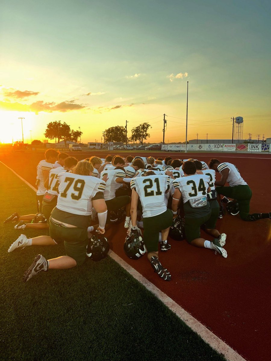 CL Hawks Football (@clhawksfb) on Twitter photo JV and Varsity came out on top this week! 🔥
Proud of the fight, the heart, and the teamwork. Let’s ride this momentum into Week 4 — we’re just getting started!
#clhshawksfootball #TRUST #GHB <a href="/SamParker3271/">Sam Parker</a> JV and Varsity came out on top this week! 🔥
Proud of the fight, the heart, and the teamwork. Let’s ride this momentum into Week 4 — we’re just getting started!
#clhshawksfootball #TRUST #GHB <a href="/SamParker3271/">Sam Parker</a>