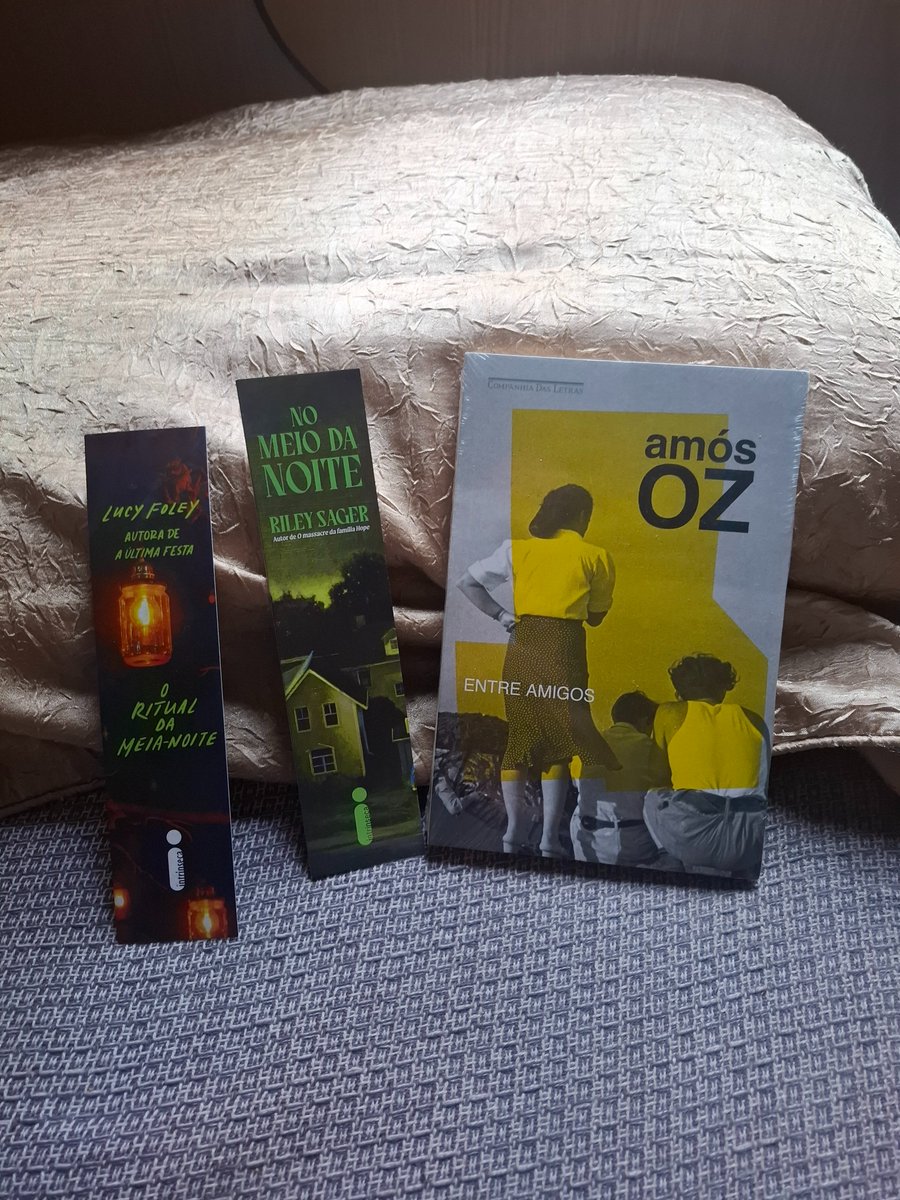 Pq hj é sábado... firme na trilha literária de <a href="/gcamarotti/">Gerson Camarotti</a>. Ganhei recentemente esse livro do Oz, do meu caçula. Ao mesmo tempo que esse notável pacifista israelense faz muita falta nesses tempos bicudos, penso que sua ausência o protegeu da tristeza de Gaza. E qual a sua dica?