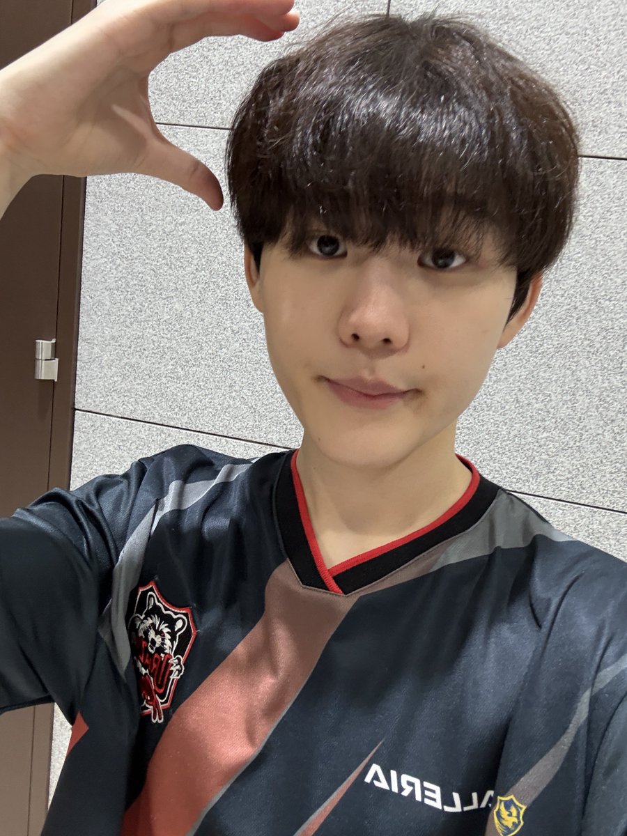 뇽디 tweet media