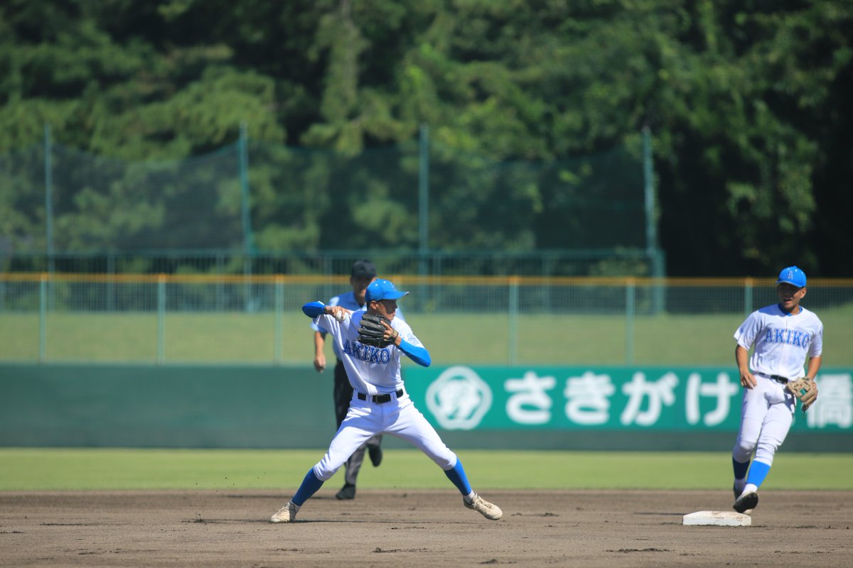 sisinji's tweet image. 第77回秋季東北地区高等学校野球秋田県大会 
さきがけ八橋球場
        
秋田工業高校対秋田南高校 

秋田工業高校　　    
田口　怜玖（2年　城南中学校/秋田北リトルシニア）  
三村　豪（1年　男鹿東中学校/SFIDABC）     

＃質実剛健
#金砂ブルー