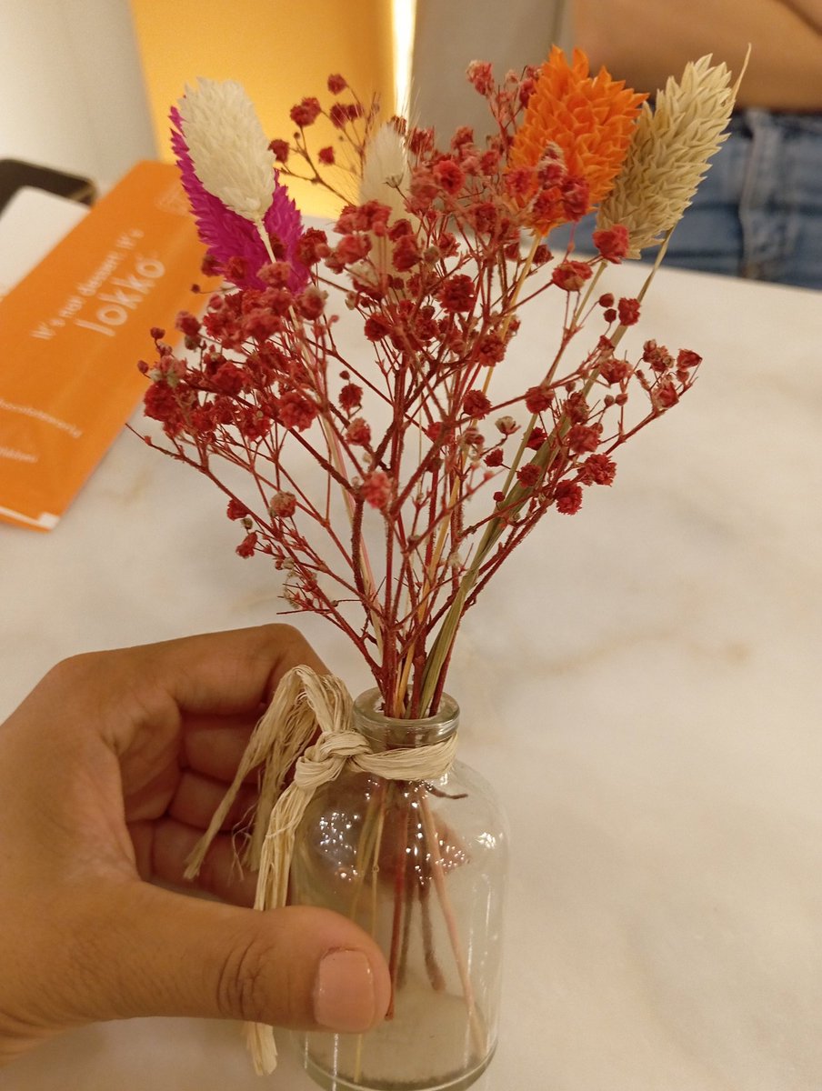 Gördüğüm her masa süsüne de hayran kalmayayım ya 😂😂