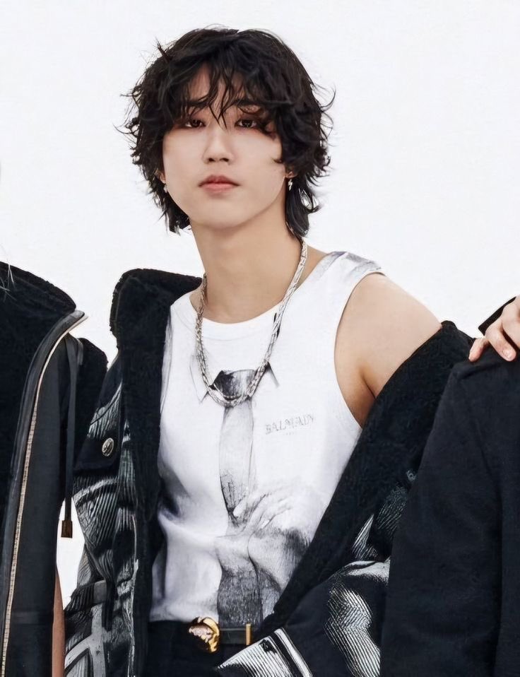 jiniret_ferret's tweet image. happy birthdayyy hannie ₊˚⊹♡

RESPLENDENT TWENTY FIFTH WITH HAN 
#꽃처럼_특별HAN_널_위해
#AlwaysHoldMyHANd
#HappyHANDay
@Stray_Kids