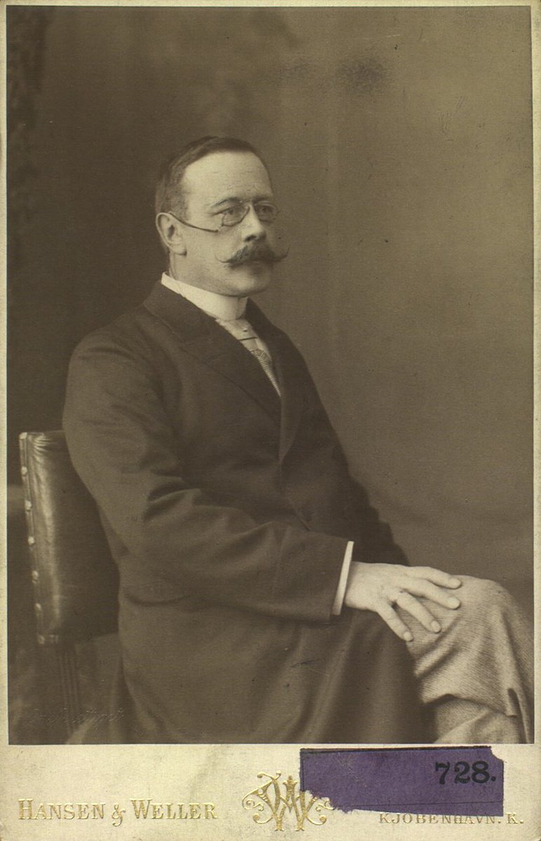 1️⃣
 "Confío en que esta técnica tenga alguna importancia, aunque de utilidad limitada."
— Hans Christian Gram, 1884.

Nacido en Copenhague tal día como hoy, un 13 de septiembre de 1853, no imaginaba que su hallazgo marcaría la microbiología. 🦠🔬⤵️