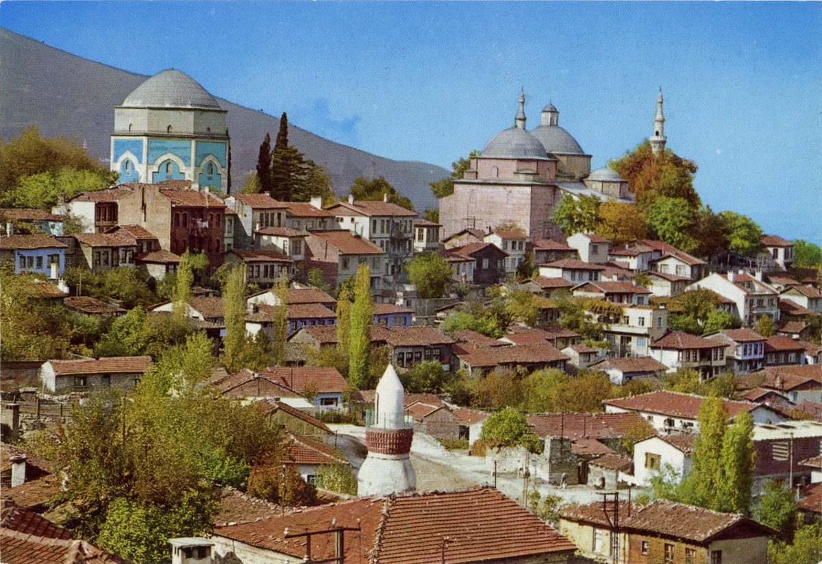 Ne kadar güzel, Bursa!

Söyle... Nilüfer Hatun

Yoksa,

Bursa'yı sen mi doğurdun?

Arif Nihat Asya (Kökler ve Dallar)