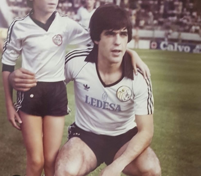 Día muy triste para todos nosotros. Se ha ido uno de los nuestros  Juan Bezares. Jugo en nuestra querida UDS. Un abrazo a toda su familia . D.E. P