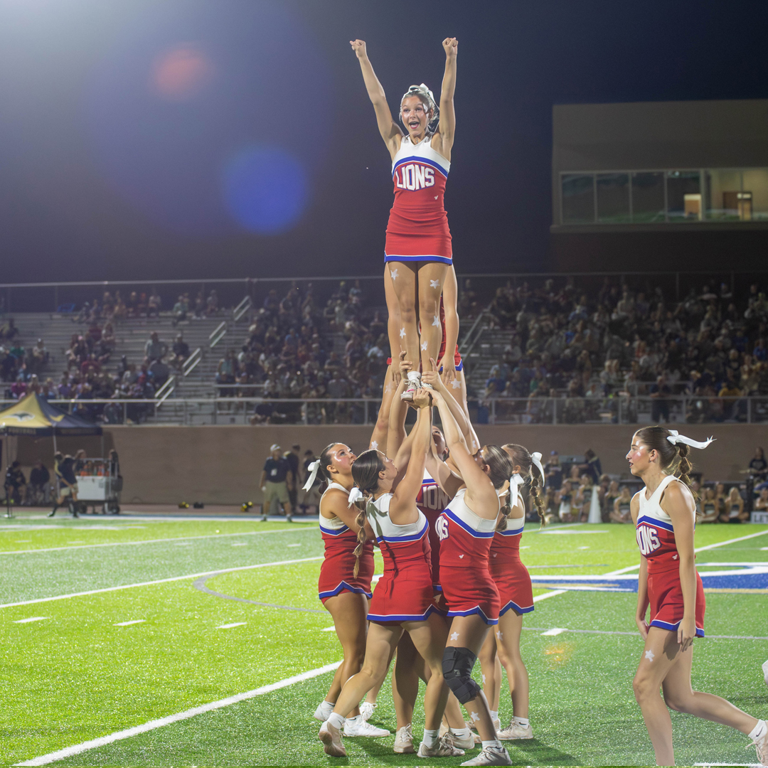 Barry Williams was there for a great performance by the <a href="/moorelionscheer/">Moore Cheer</a> and <a href="/moorehighpom/">Moore High Pom</a> ! <a href="/MooreHS1/">MooreHS</a> <a href="/Moore_Lions/">Moore High Athletics</a> <a href="/MoorePublicSch/">Moore Public Schools</a>

mooremonthly.com/photo-gallery-…
