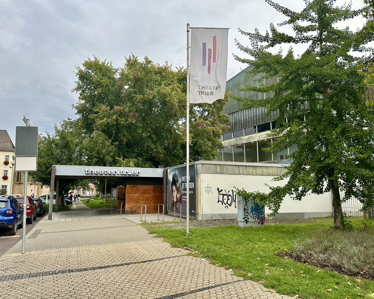 AScheidweiler's tweet image. &quot;The Turn of the Screw&quot; - Britten in Trier. &quot;How beautiful it is!&quot; 🎵🏴󠁧󠁢󠁥󠁮󠁧󠁿🏰🏴󠁧󠁢󠁥󠁮󠁧󠁿🎵

#BenjaminBritten #TheTurnoftheScrew #Trier