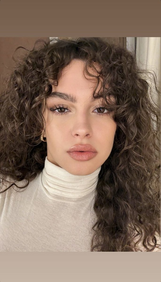 Su Burcu Yazgı Coşkun Instagram Story Güncellemesi🤍

#SuBurcuYazgıCoşkun