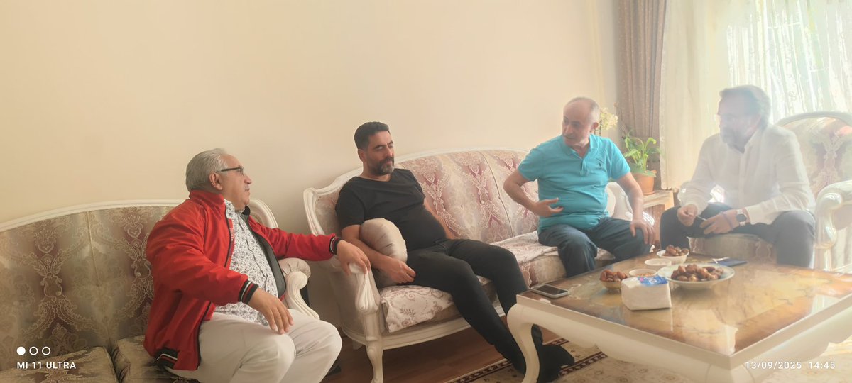 Kutsal Topraklardan Umre den Gelen Geçmiş Dönem Yönetim Kurulu Üyemiz Adem AVAN Abimizi Teşkilat Mensuplarımızla Hanesinde Ziyaret Ettik