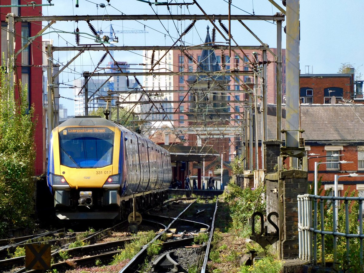 kingy69beard's tweet image. Just looking through the many pictures from the last few days out and about with @holtona72 ! On our hit list was the rail corridor between Manchester Oxford Road and Deansgate ! A #class195 and a #class331 were all we had time for