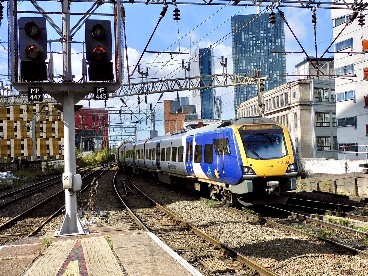 kingy69beard's tweet image. Just looking through the many pictures from the last few days out and about with @holtona72 ! On our hit list was the rail corridor between Manchester Oxford Road and Deansgate ! A #class195 and a #class331 were all we had time for